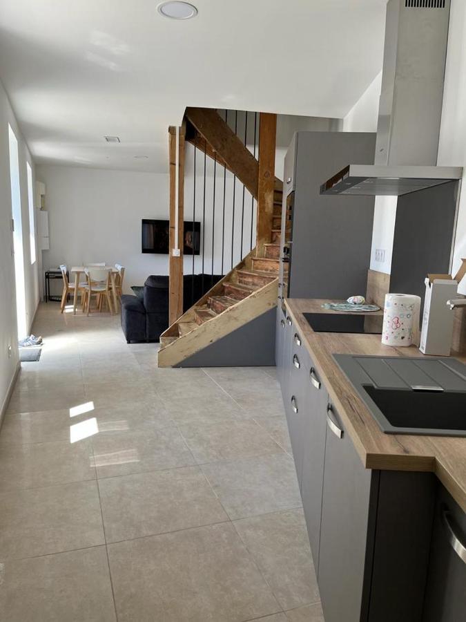Superbe maison de ville, rénovée à 15 min de Lyon Saint-Symphorien-dʼOzon Exterior foto